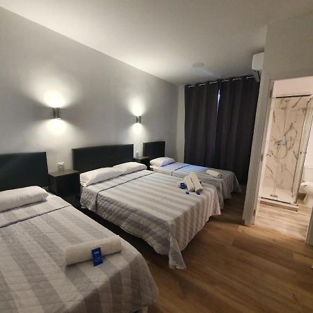 Hostal Vara Madrid Extérieur photo
