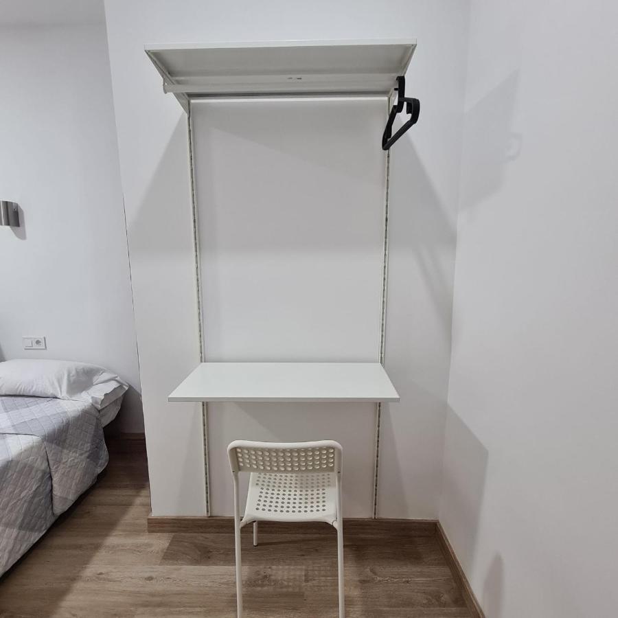 Hostal Vara Madrid Extérieur photo